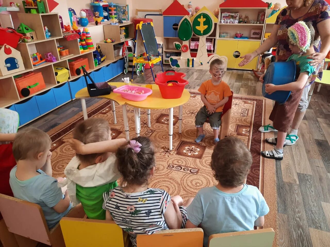 Занятия для детей с уо. Верхне-отарский детский дом-интернат для умственно отсталых детей-. Игровая комната для детей с умственной отсталостью. Дошкольники с умственной отсталостью. Игры для умственно отсталых.