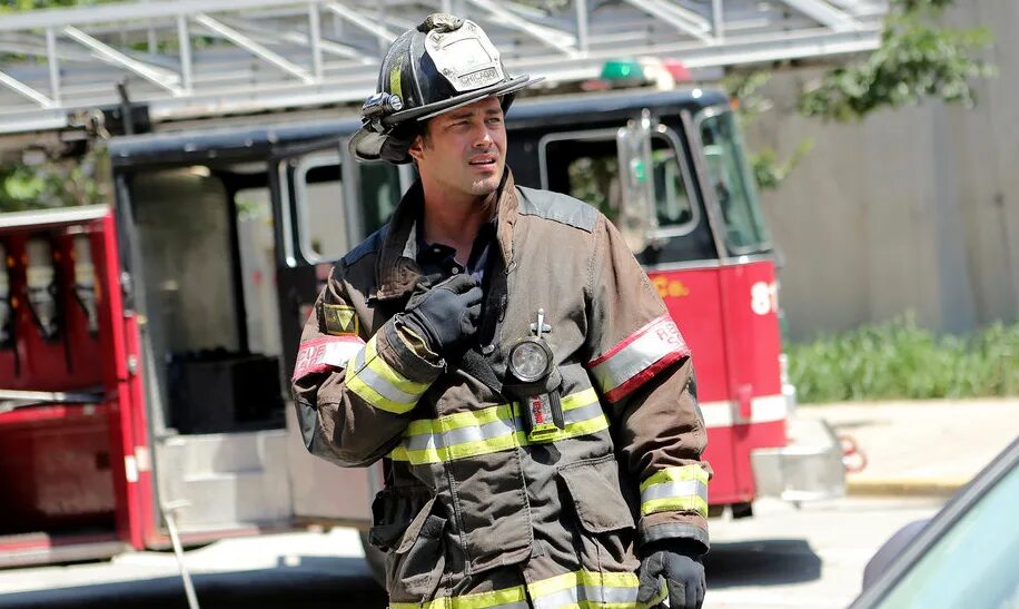 Пожарные чикаго мауч. 2012 чикаго в огне chicago fire. Галло подарные чикаго. 2012 чикаго в огне chicago fire. Пожарная чикаго 5.