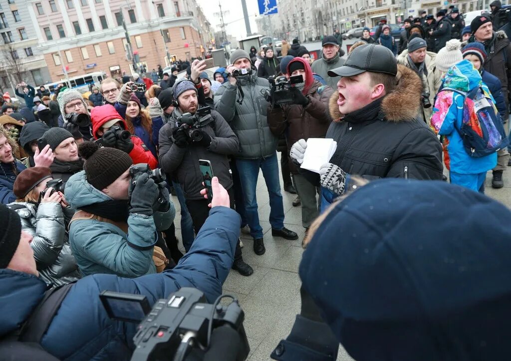 Бастовать это. Забастовки в России. Бастующие Россия. Забастовка рабочих в России. Протесты рабочих.