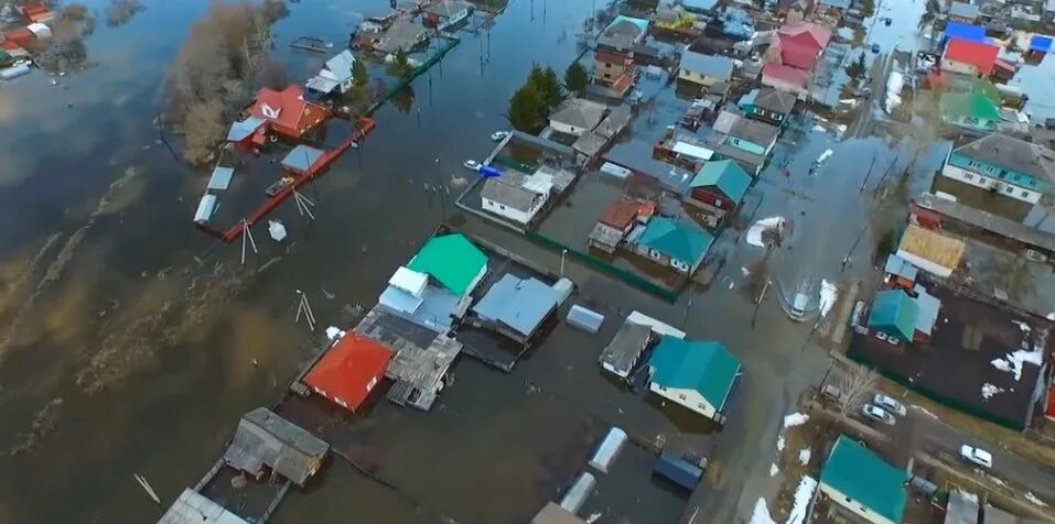 Какие улицы затопит в ишиме. Ишим потоп 2016. Паводок Ишим 2016. Паводок город Ишим. Потоп Ишим 2016 вид сверху.