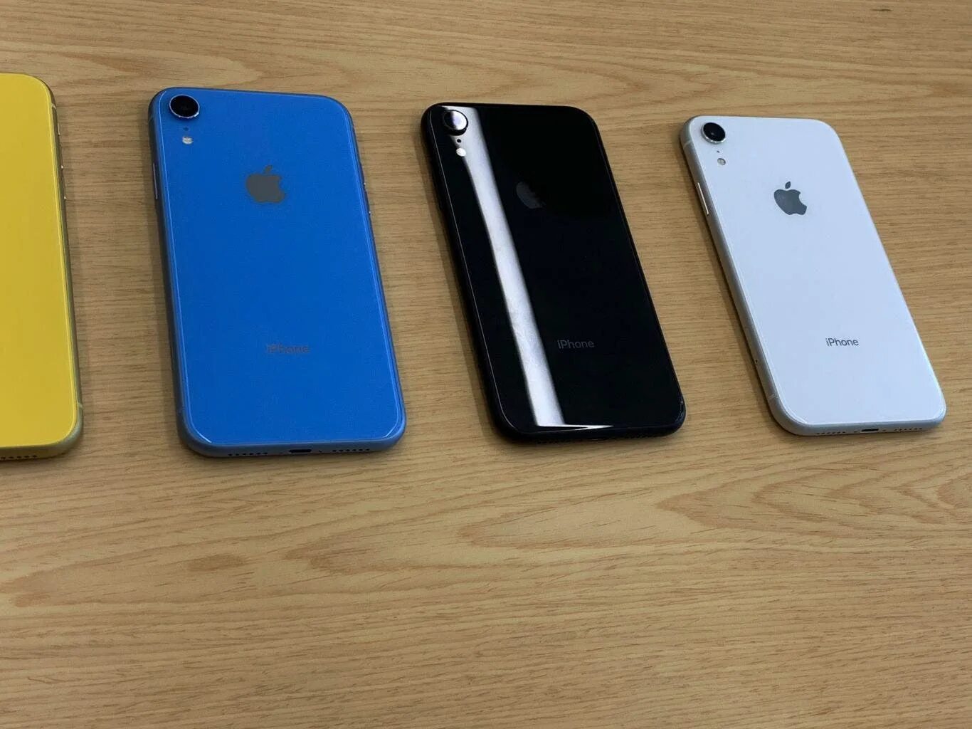 Iphone 15 xr. Iphone xr. айфон xr цвета. цвета iphone xr вживую. айфон чк.