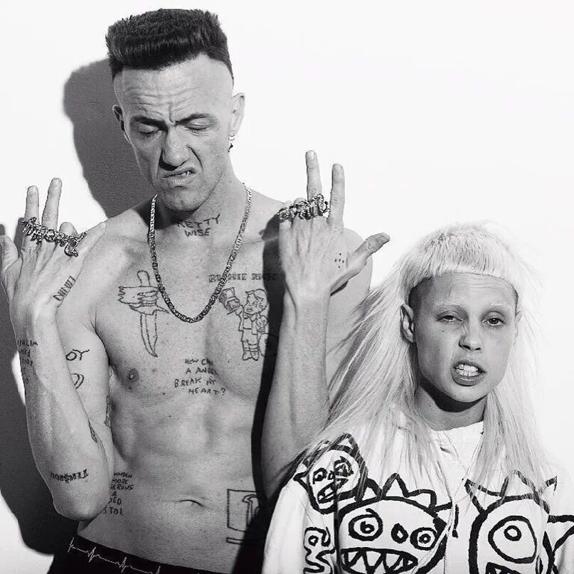 Die antwoord brain. Группа die antwoord. Группа die antwoord 2023. Йоланди Фиссер группа. Группа die antwoord 2020.