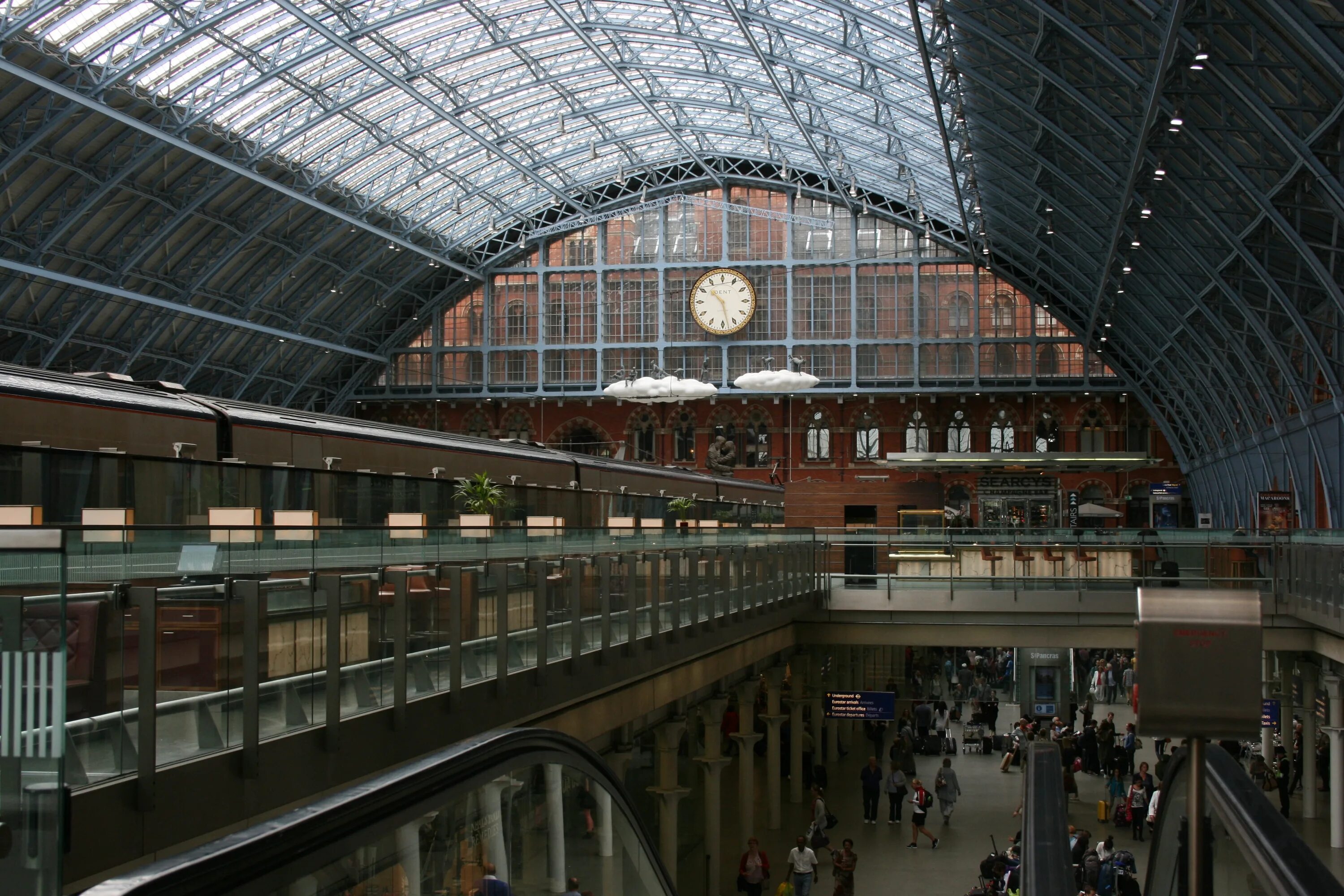 Вокзал в лондоне. Сент-Панкрас Лондон. Вокзал сент-Панкрас. Вокзал London St Pancras. Сент-Панкрас (Лондон, Великобритания).