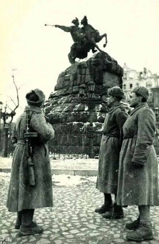 Военно фашистские захватчики. Освобождение Киева 1943. Освобождение столицы Украины Киева (6 ноября 1943 г.). Освобождение Киева 1943 год. Киев 6 ноября 1943.