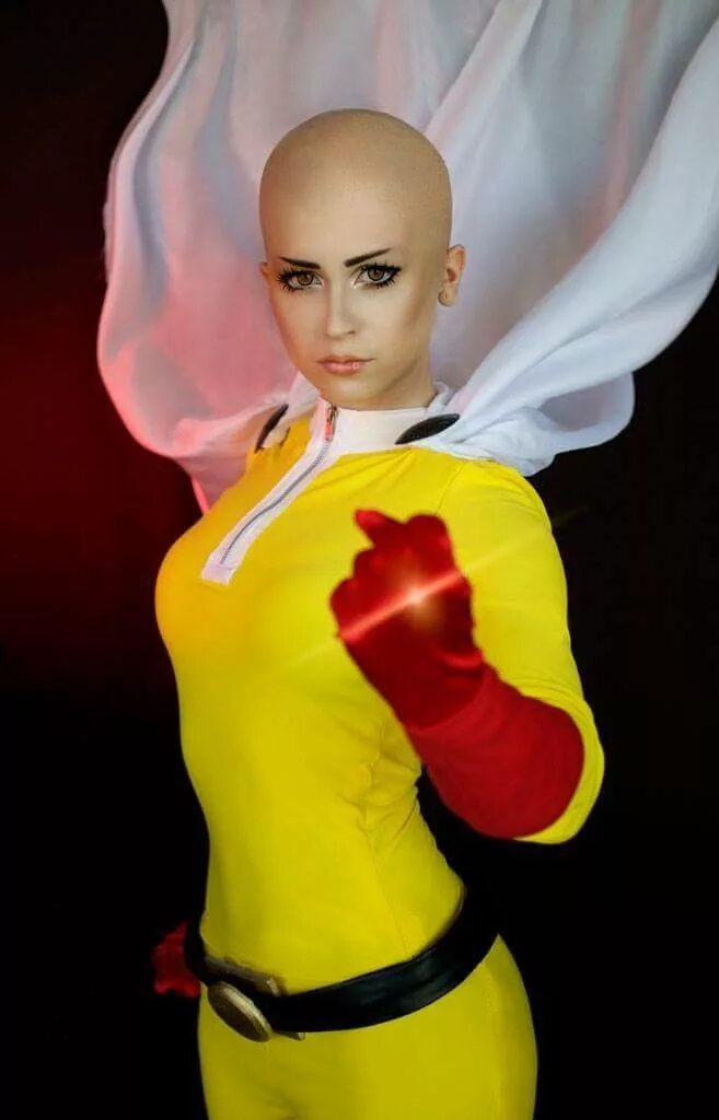 Девушка сайтамы. Сайтама Cosplay. Косплей Сайтамы. One Punch man косплей. Ванпанчмен Сайтама косплей.