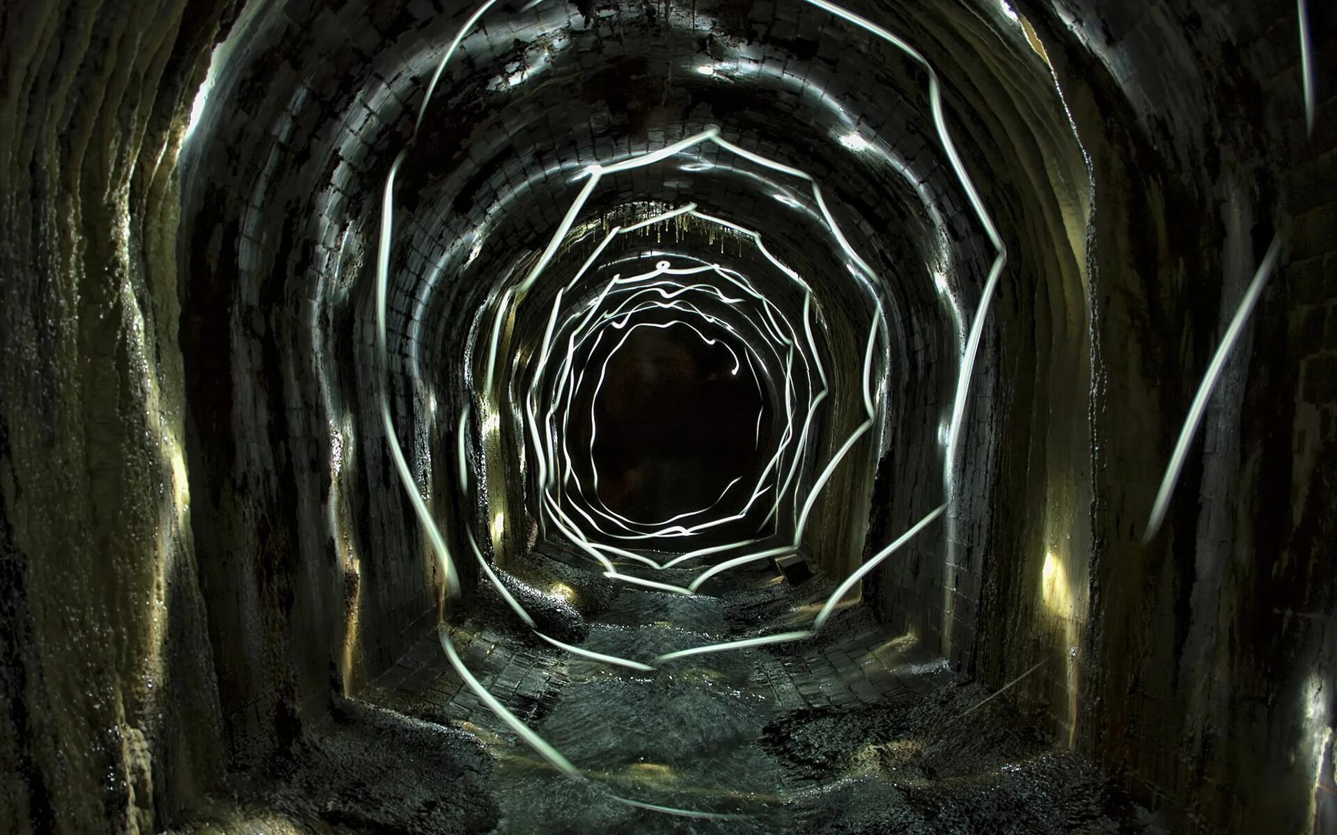 Загадочный конец. Страшный туннель. Мистический тоннель. Темные туннели. Туннель в пещере.