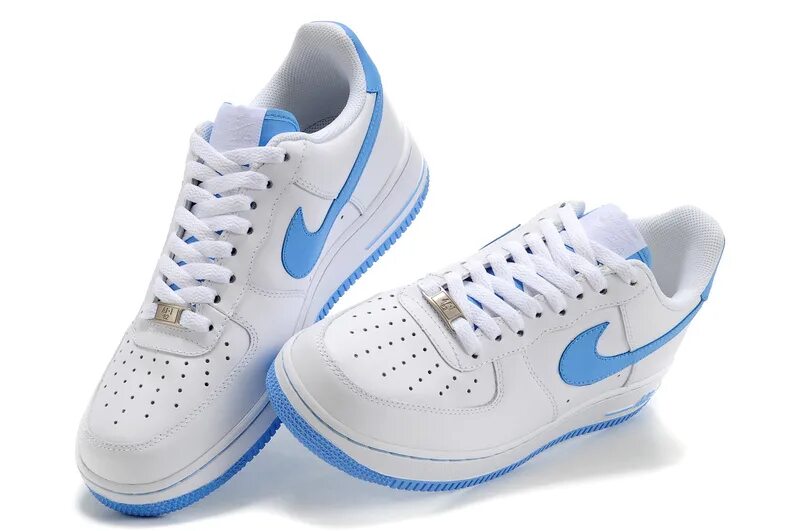 Синие найки аир. Nike Air Force 1 бело синие. Найк АИР Форс голубые. Найк АИР Форс 1 белое голубые. Найк АИР Форс 1 синие с белым.