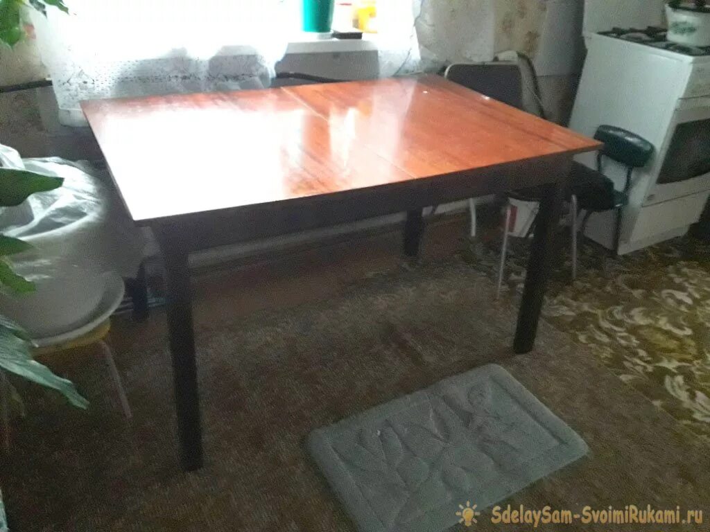 Стол ласково. Реставрируем стол раскладной. Реставрируем раскладной столик. Переделка старого раздвижного стола. Перекраска складного стола.