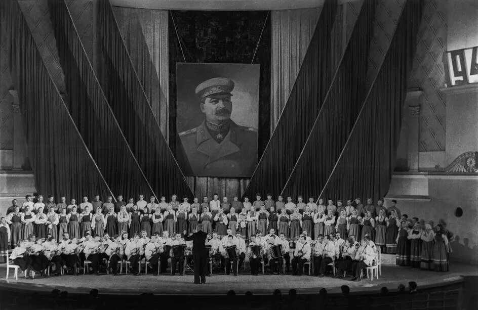 Театр в послевоенные годы в СССР. Культура в послевоенные годы. Музыкальное искусство СССР. Театр СССР 1945-1953. Театр 20 30 годов