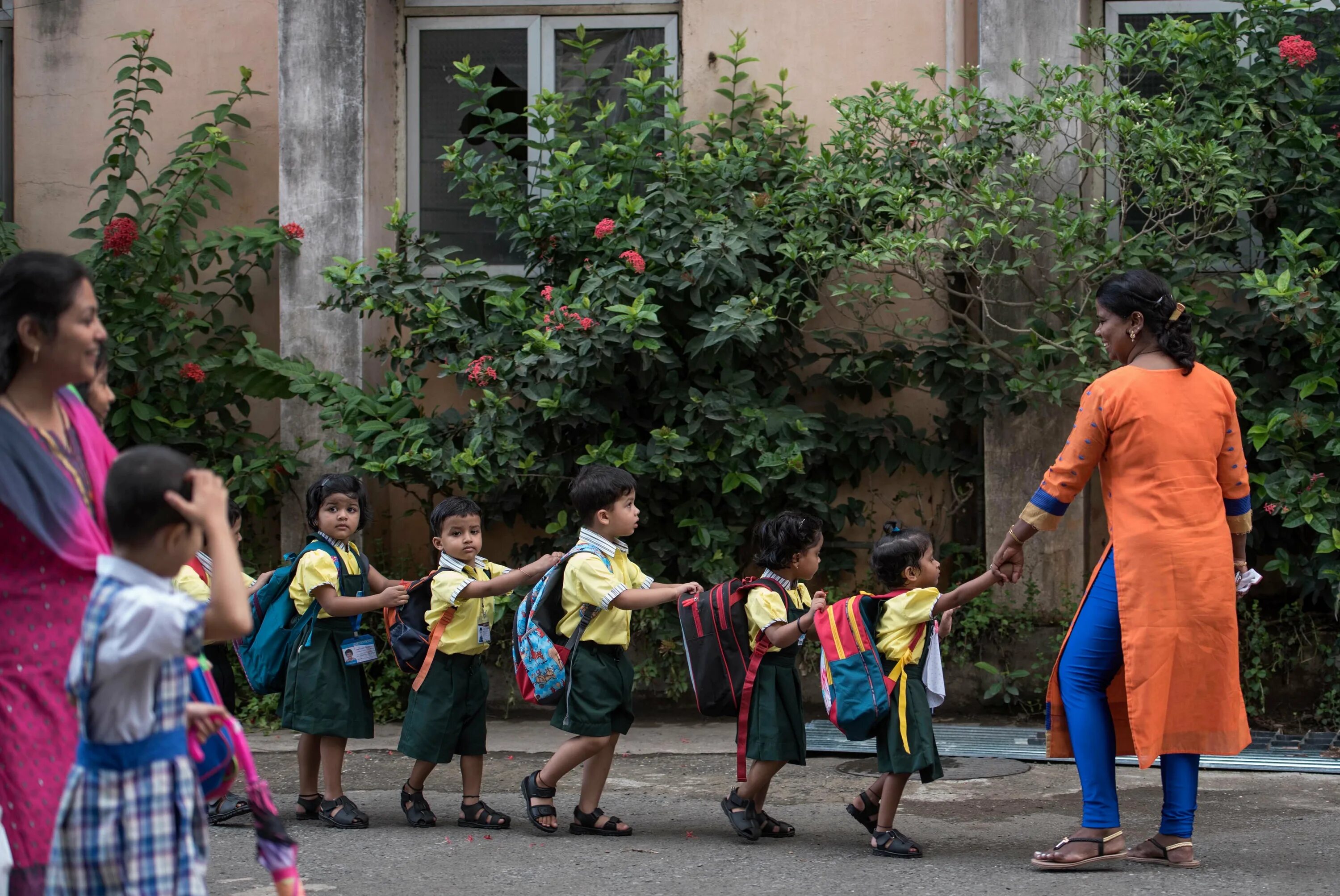 First day school. Different Schools around the World. 1st Day of School in India Umbrellas. 1st Day of School in India. First Day of School dizinfeksiya.