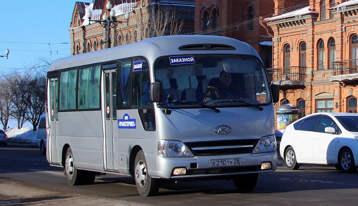 Автобусы хабаровск николаевка. Hyundai County Хабаровск. Hyundai County автобус 28 местный. Solo автобус Хендай. Hyundai County автобус в Ереване.