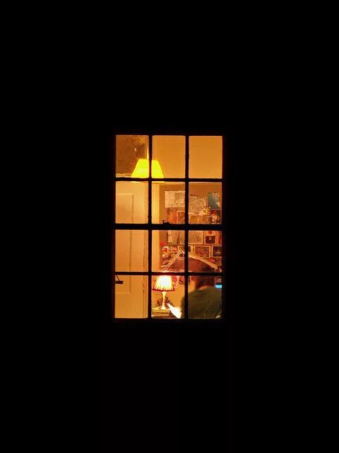 Свет в окне ночью. Night in the Window. Рамка окно ночь ЗТП. Night Windows. Свет в окне читать