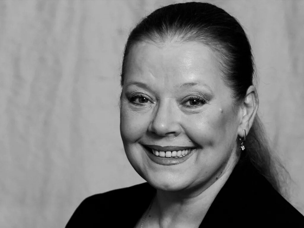 людмила петровна сечкина. людмила сенчина сопот 75. валентина легкоступова 90-е. умершие советские певицы. бэла руденко.