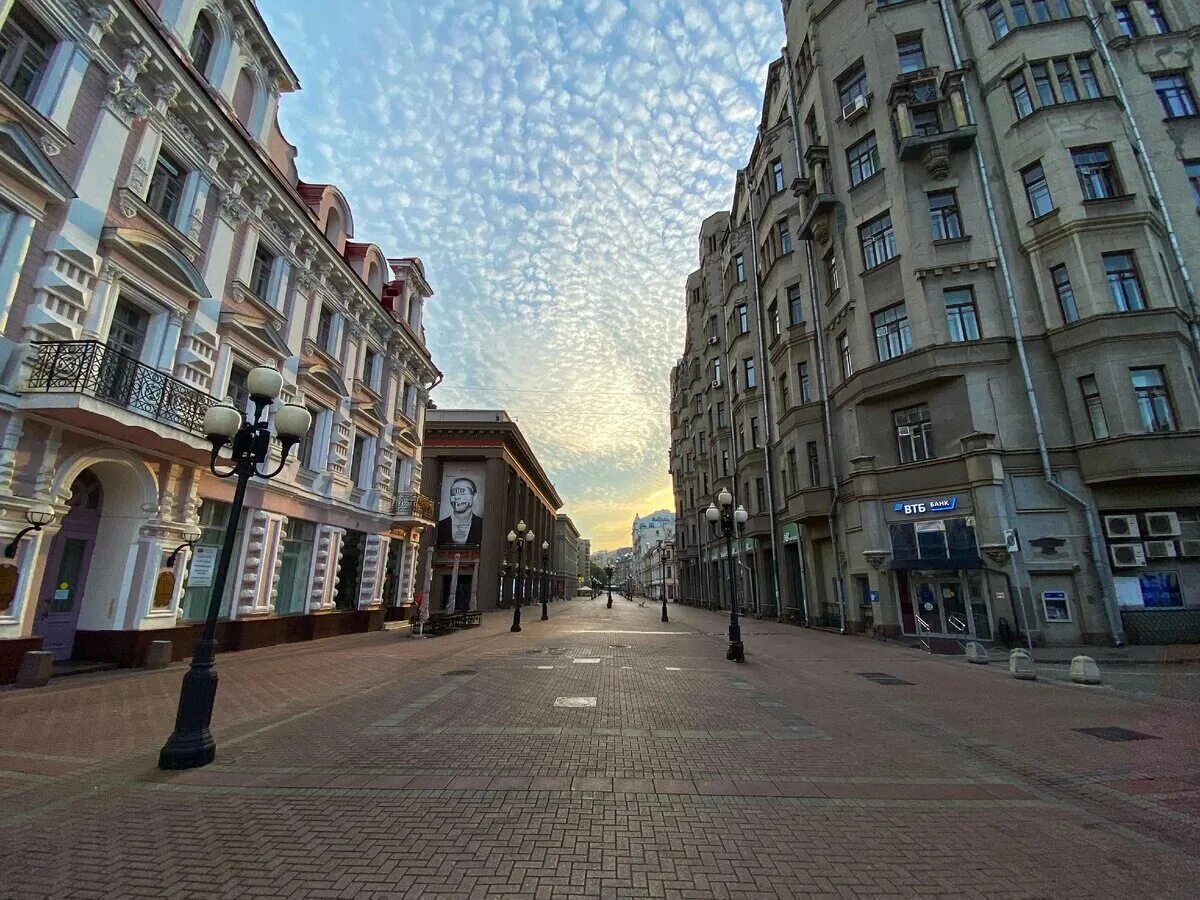 Улица Арбат в Москве. Московский старый Арбат. Старый район Арбат. Арбат ("старый Арбат").