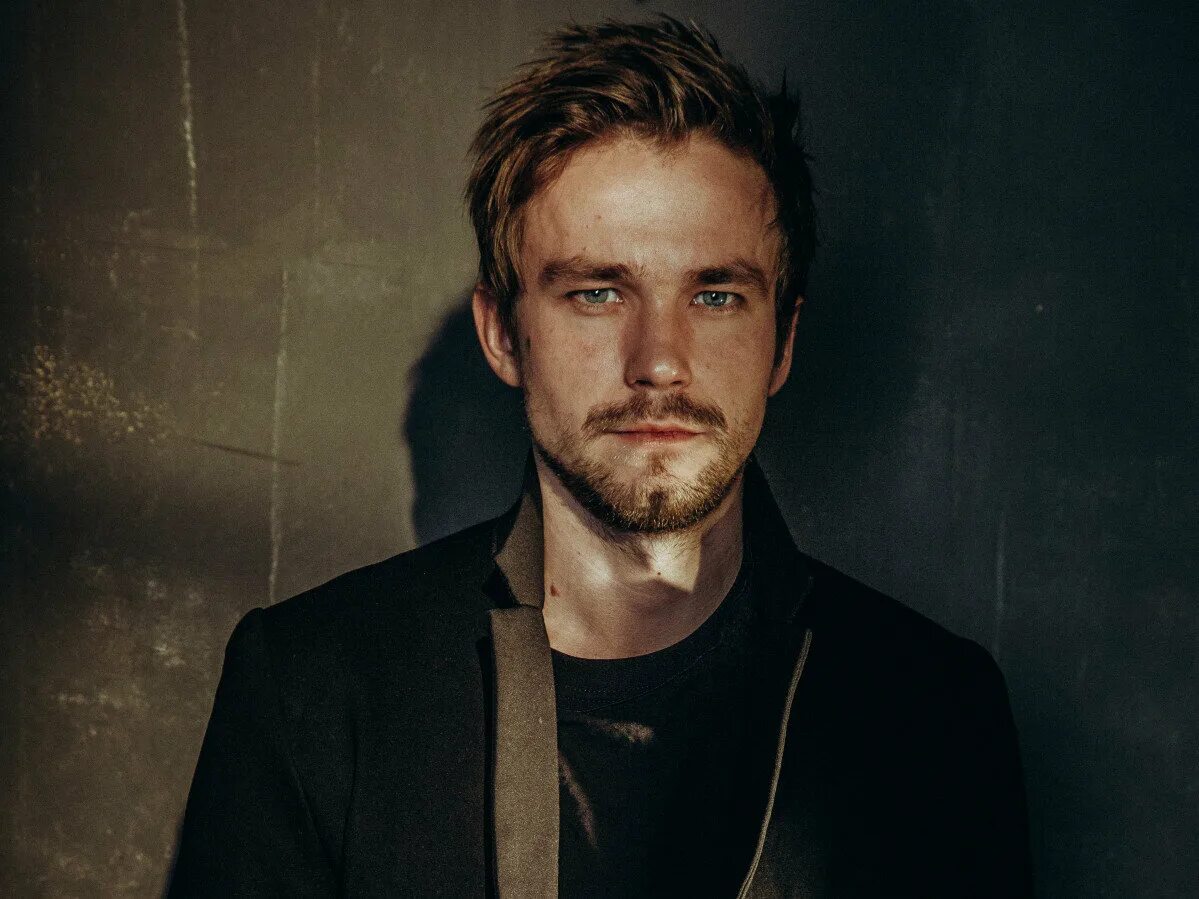 Лив шрайбер 2022. Актер шоу 3. Актер шоу 3. Шоу россии. Дэнни мастерсон.