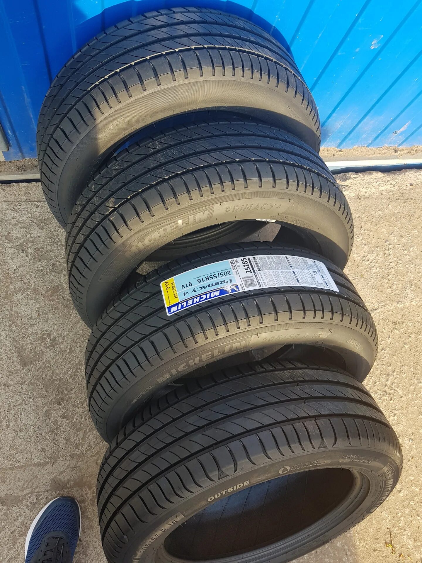 Резина лето рио. Michelin Primacy 4 195/55 r16. 205/55r16 Rio 3. Шины 205/55 r16 на Киа Рио 3. Резина на кия 205 50 16.