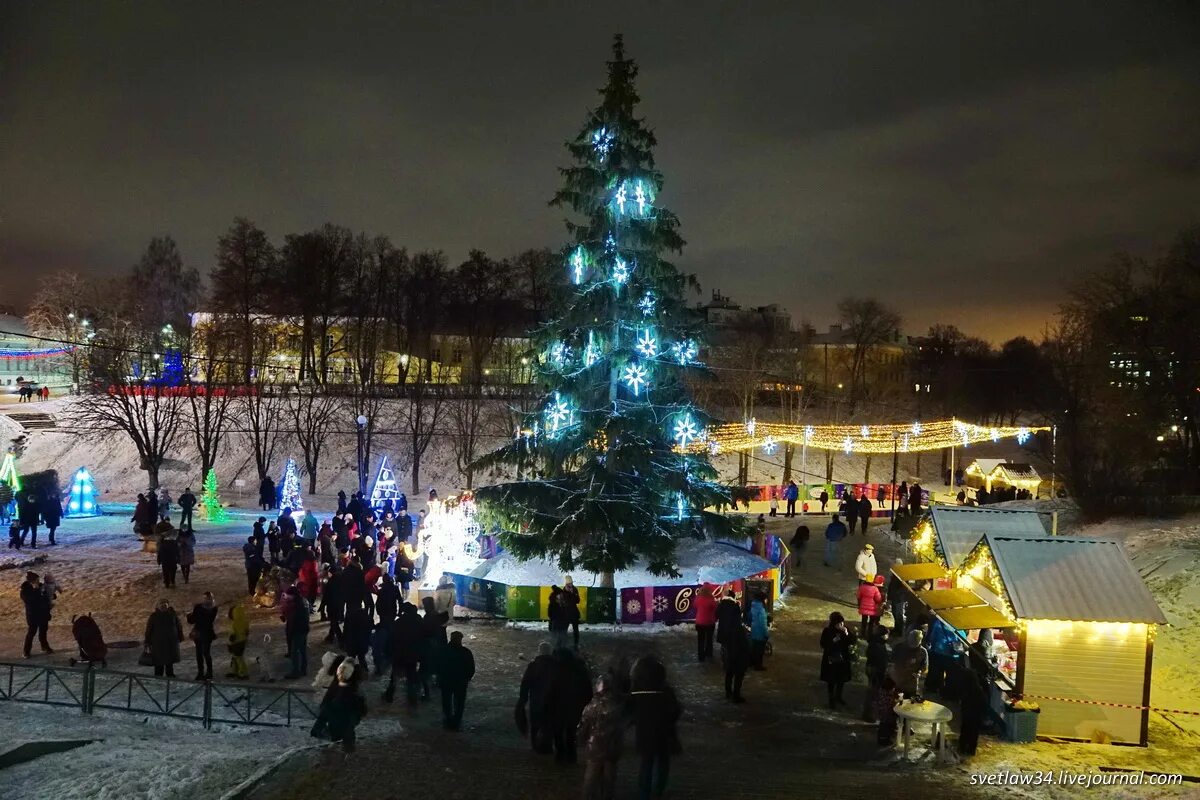 Рязань новогоднее украшение 2022. Резиденция деда мороза рязань 2022г. Лесопарк новогодний рязань. Рязань новогодняя столица россии 2020. Куда сходить на новый год в рязани.