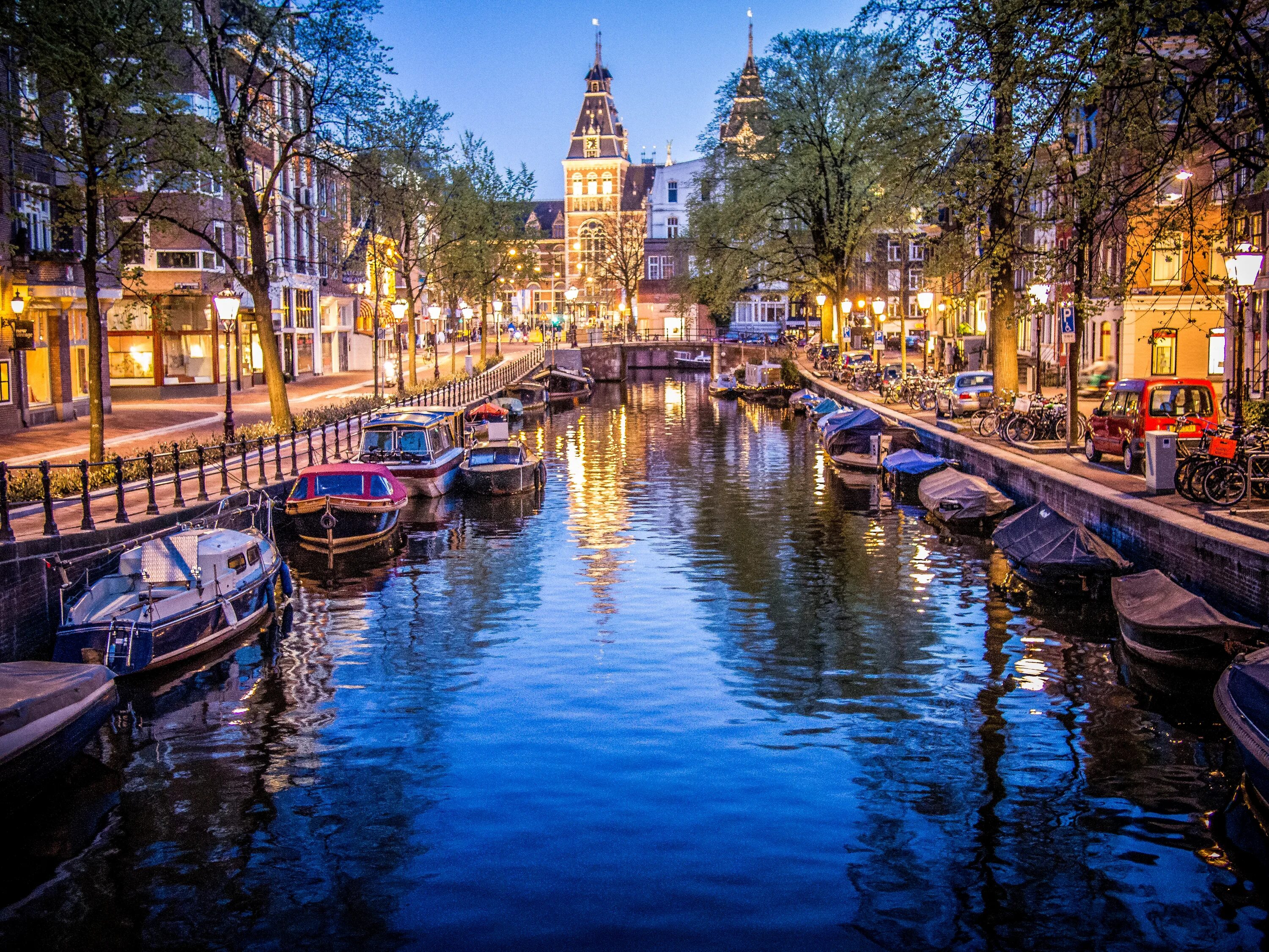 Чем знамениты нидерланды. Канал кейзерсграхт Амстердам. Голландия Нидерланды Амстердам. Нидерланды каналы Амстердама. Амстердам Amsterdam Нидерланды.