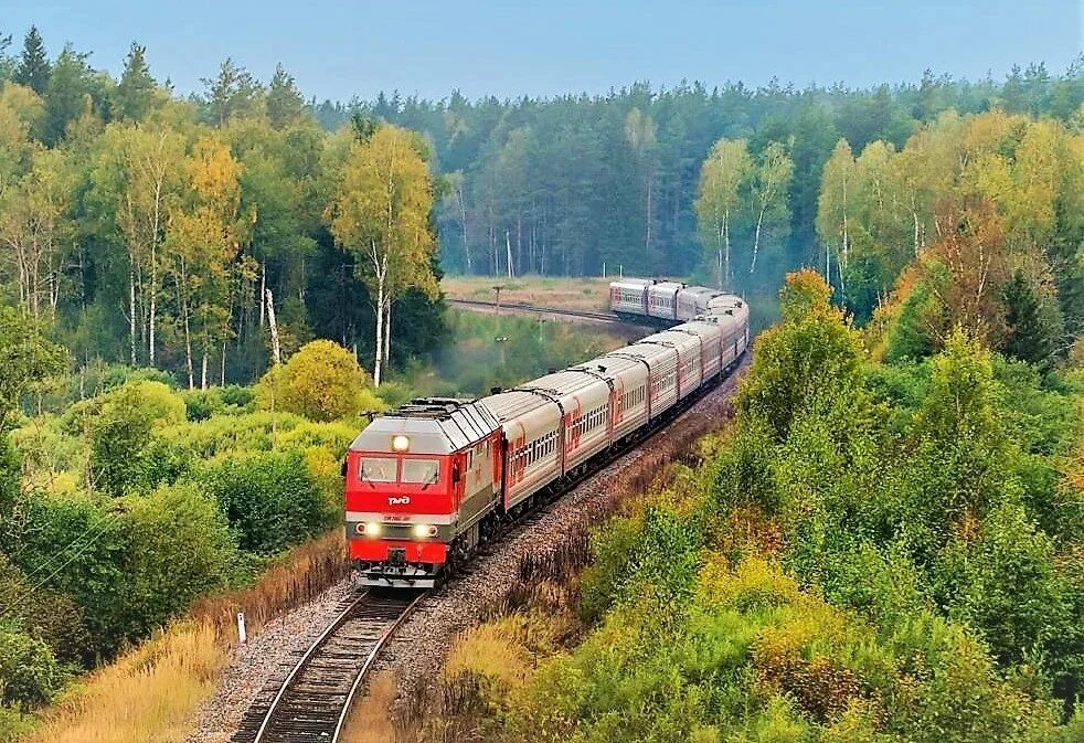 Поезд РЖД. Поезда России. Российская железная дорога. Пассажирский поезд. Жд туры из перми