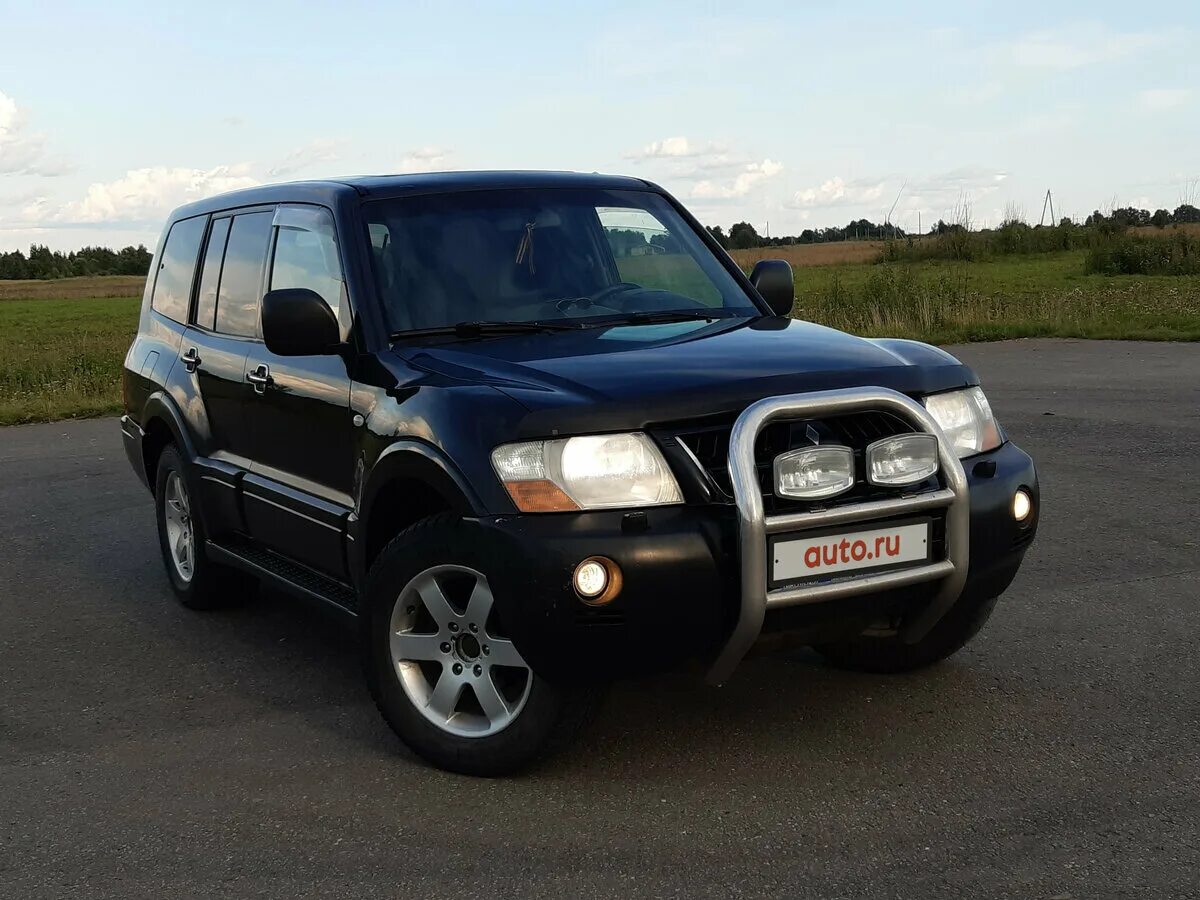 Mitsubishi pajero 2000. Мицубиси Паджеро 2003 черный. Митсубиси Паджеро 3 2003 год. Митсубиси Паджеро 3.5 черный. Митсубиси Паджеро 4 2003.