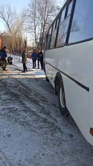 Автобус каменск шахтинский 115. Автобус врезался в Каменск Шахтинском. Каменск-Шахтинский авария автобуса. 115 Автобус Каменск-Шахтинский.