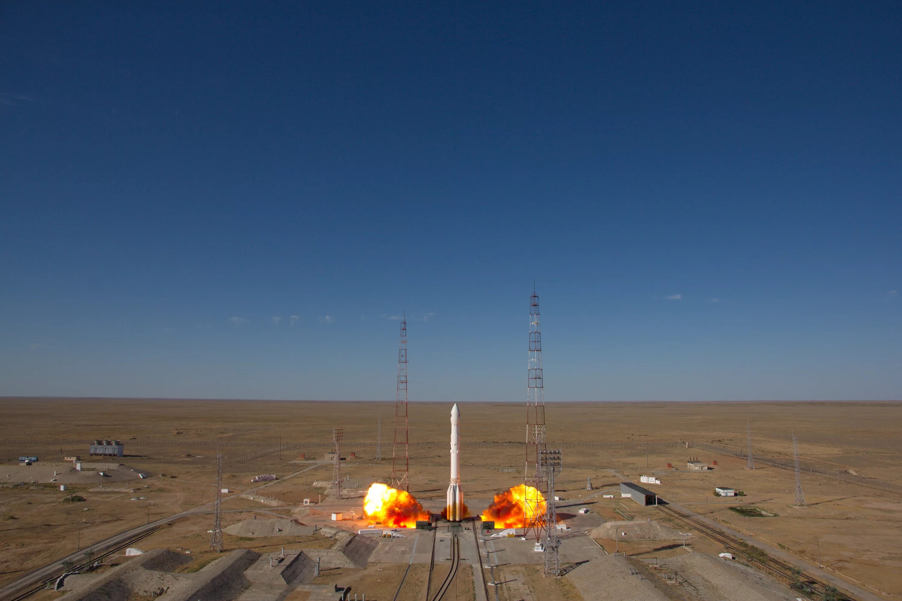 Байконур космодром Протон (ракета-носитель). Космодром Байконур Сырдарья. Стартовая площадка Байконур ракета Протон. Площадка 31 космодрома Байконур.