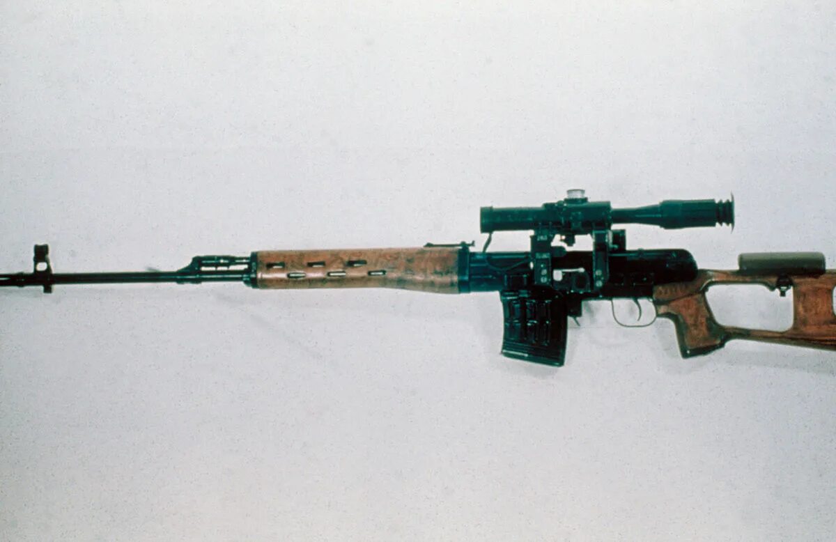 Свд дай. Снайперская винтовка СВД. Снайперская винтовка Драгунова. 7,62 Мм винтовка СВД. Снайперская винтовка тигр.