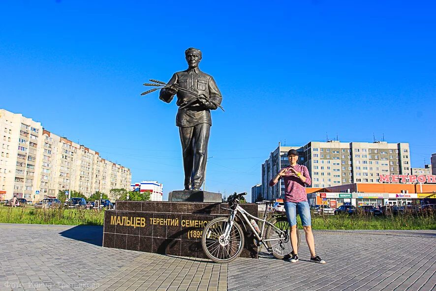 человека в г кургане. статую терентия мальцева в кургане. знак нулевой километр курган. человека в г кургане. красин памятник в кургане.