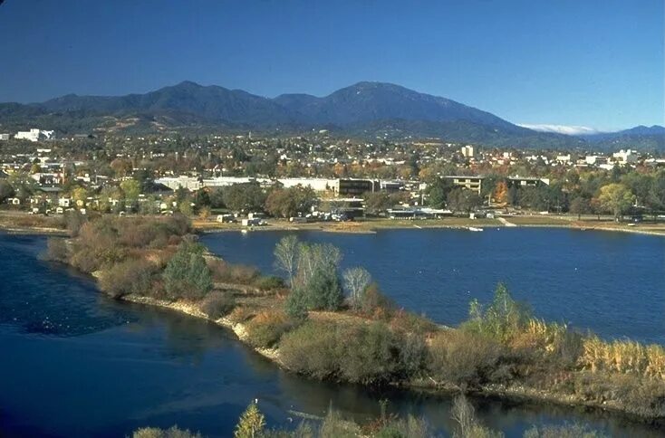 Отис реддинг фото. Otis milburn. Город реддинг. Реддинг город в сша. Город реддинг.