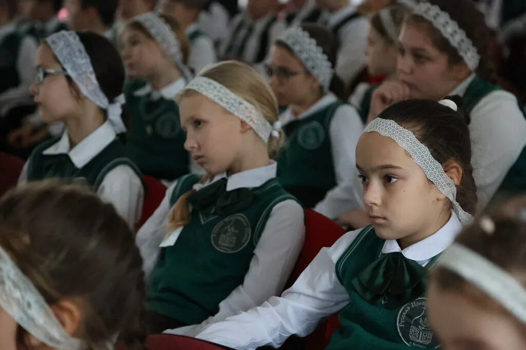 Форма в православной школе. Православная школа для девочек. Русская православная школа. Форма из православной школы. Православная школа уроки