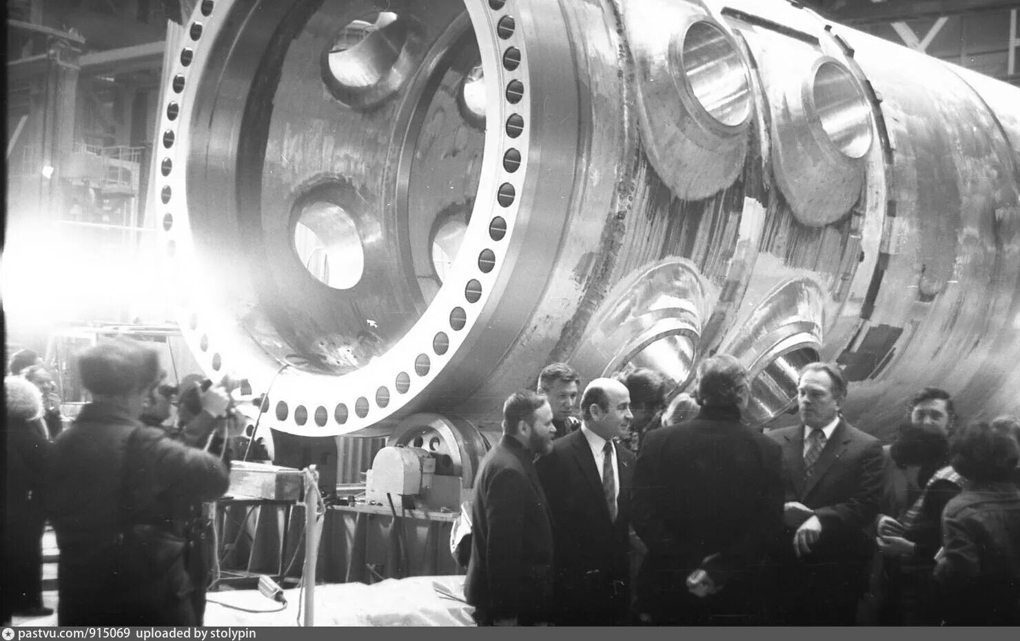Первый атомный реактор Курчатова. Атоммаш первый реактор 1981. Ядерный реактор ф-1. Первый ядерный реактор в СССР 1946.