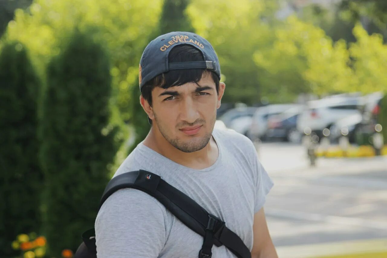 Асхаб сулейманов чеченец. Асхаб сулейманов грозный. Таджикистан парни. Асхаб сулейманов 2022. Дагестанец фото парней.