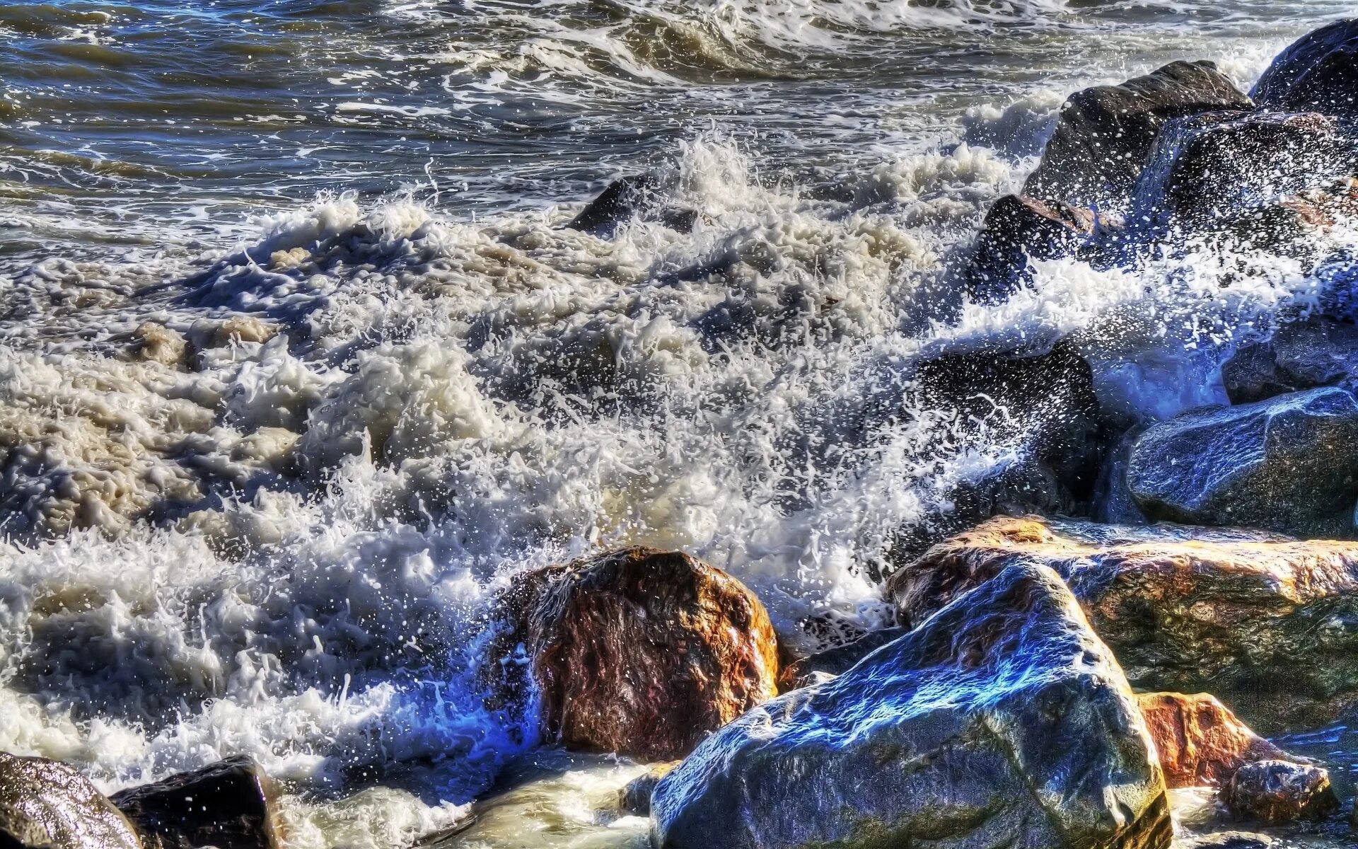 Бурлящий поток воды. Бурная река. Бурлящая вода. Джакузи с термальной водой. Кипящее озеро доминика.