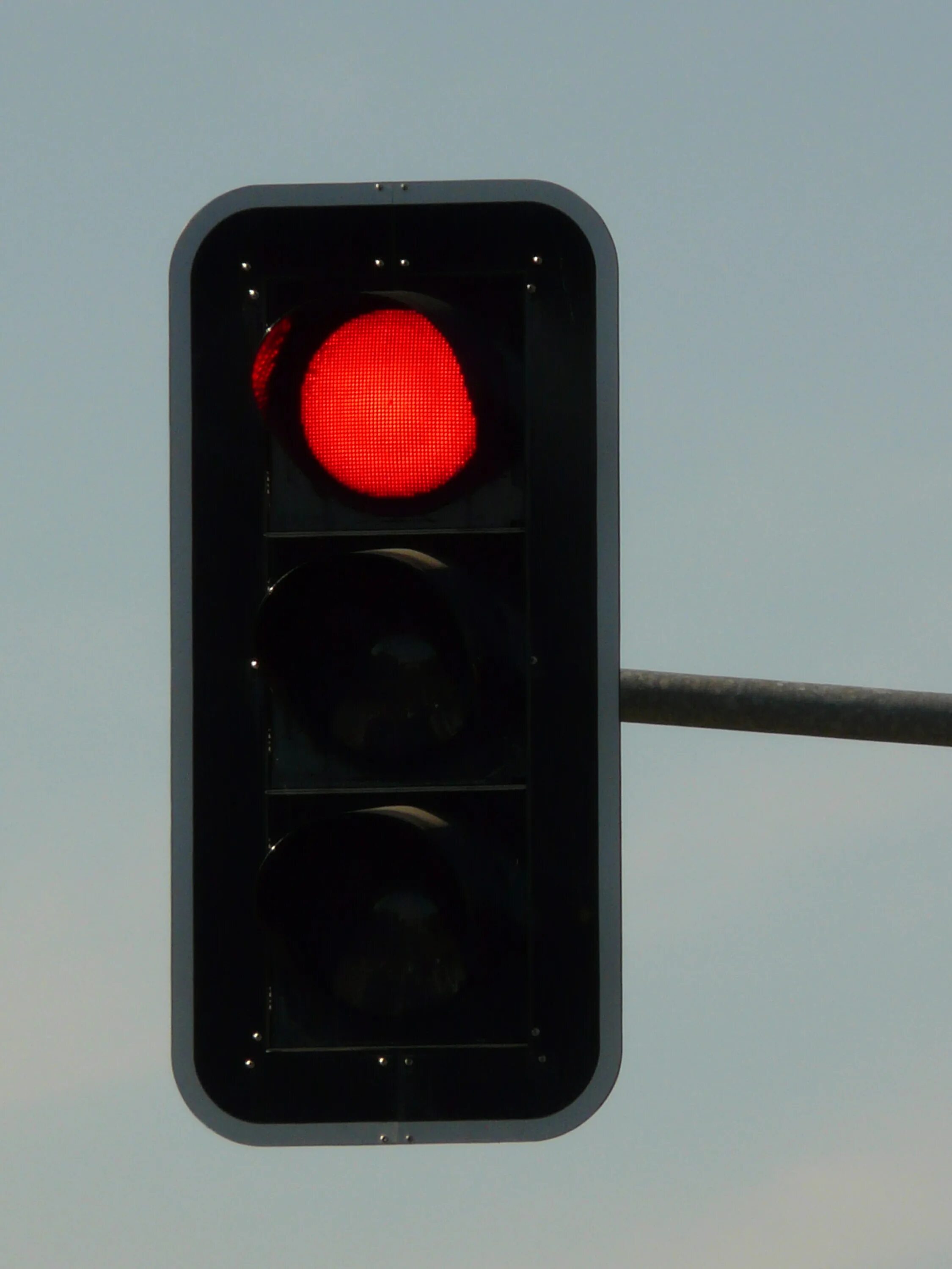 Я лечу на красный свет. Аварийный сигнал для автокрана светофор. Красный светофор. Красный сигнал светофора. Красный цвет светофора.