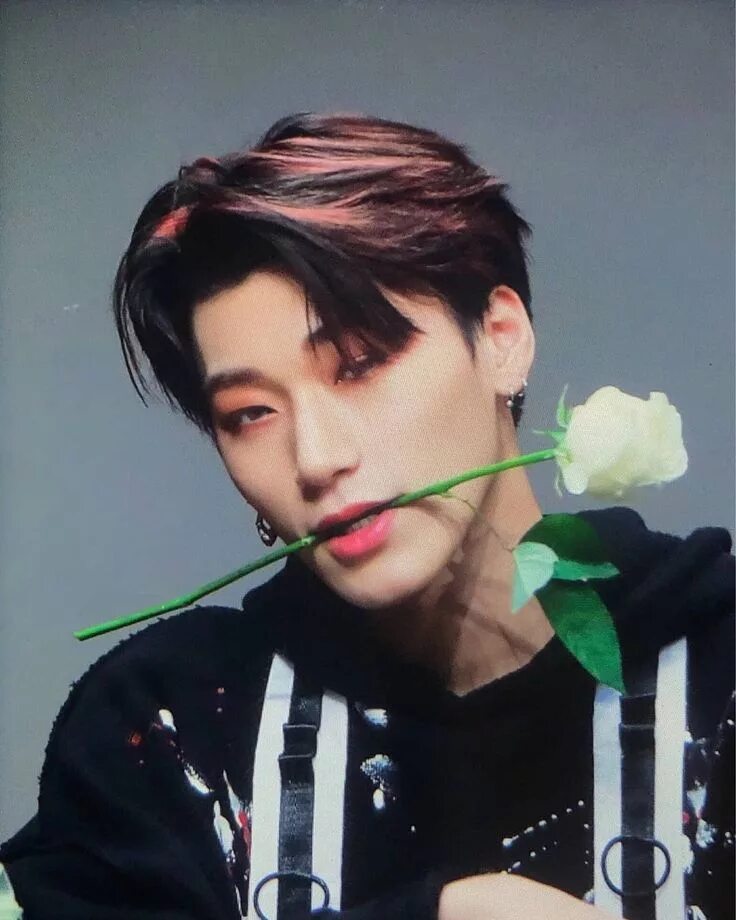 Ateez san. Чхве Сан ATEEZ. Choi San ATEEZ. ATEEZ участники Чхве Сан. Ёсан ATEEZ.