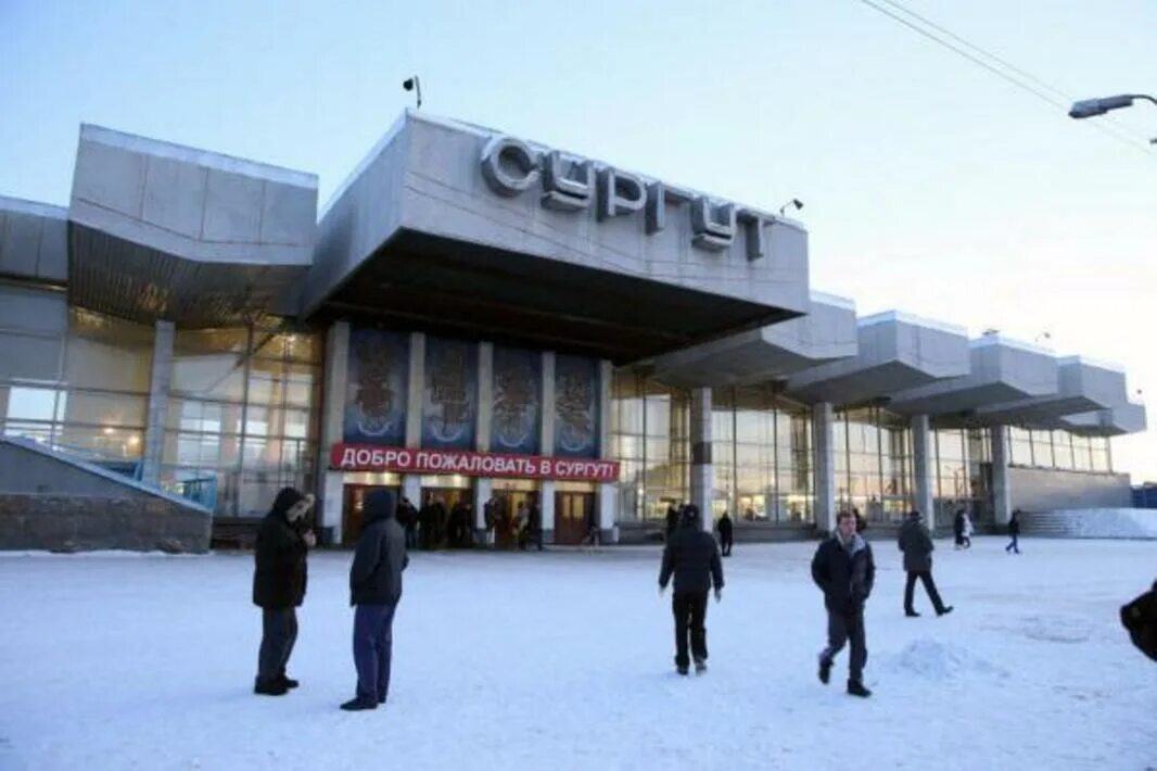 Сургутский жд вокзал. Железнодорожный вокзал сургут, сургут. Жд вокзал сургут. Жд вокзал сургут реконструкция. Железнодорожный вокзал сургут.