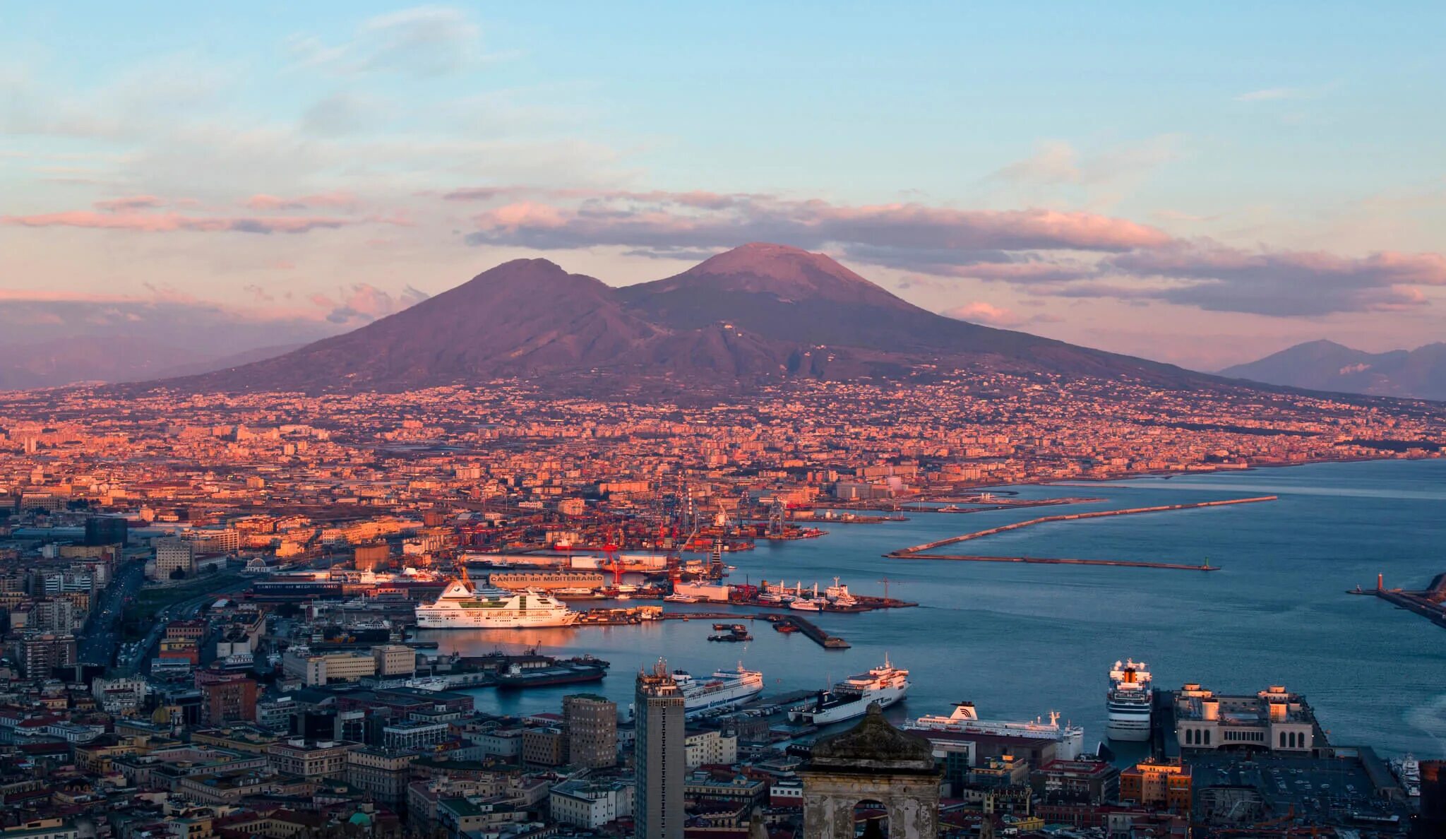 Mt vesuvius. Вулкан Везувий в Италии. Гора Везувий Неаполь. Неаполь извержение Везувия. Италия Mount Vesuvius.