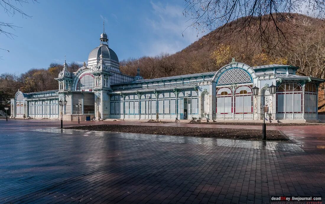 Железноводск пушкинская. Пушинская галерея Железноводск. Железноводск Пушкинская галерея зимой. Железноводск достопримечательности Пушкинская галерея. Пушкинская галерия Железноводск.