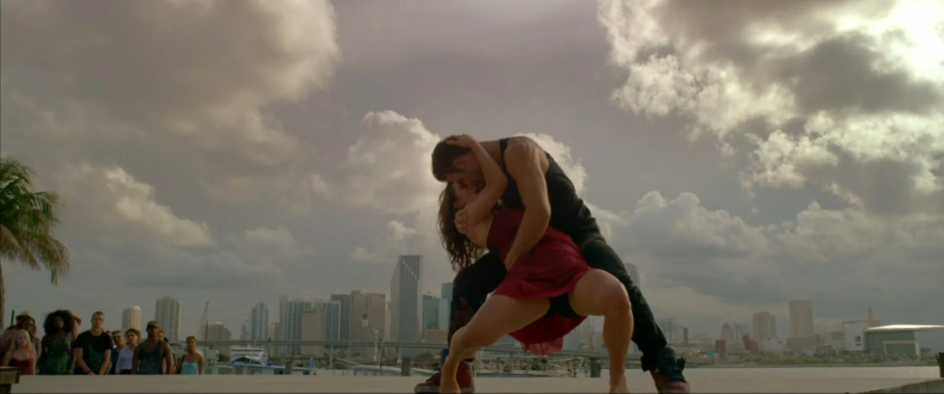 Айова потанцуй со мной клип. Потанцевать в москве. Потанцуй со мной белоусов. Леди потанцуй со мной александр ломинский. Фото потанцуй со мной.