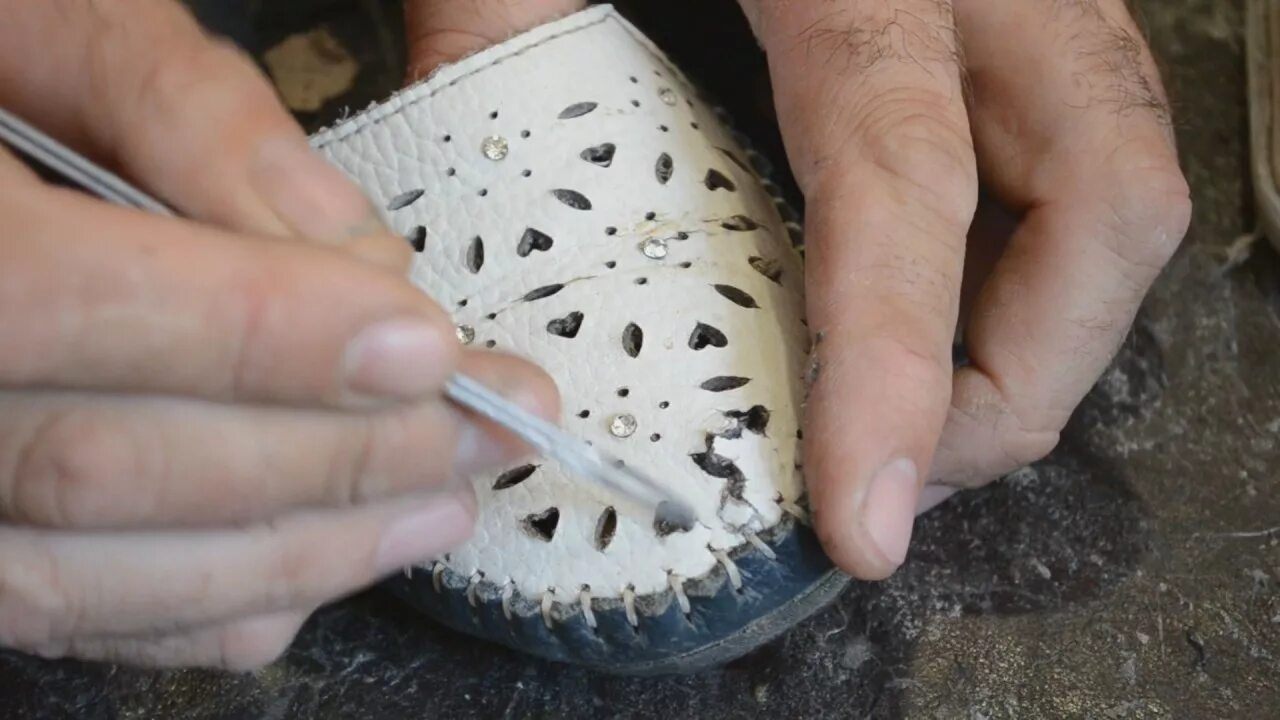 Расплатилась дырками