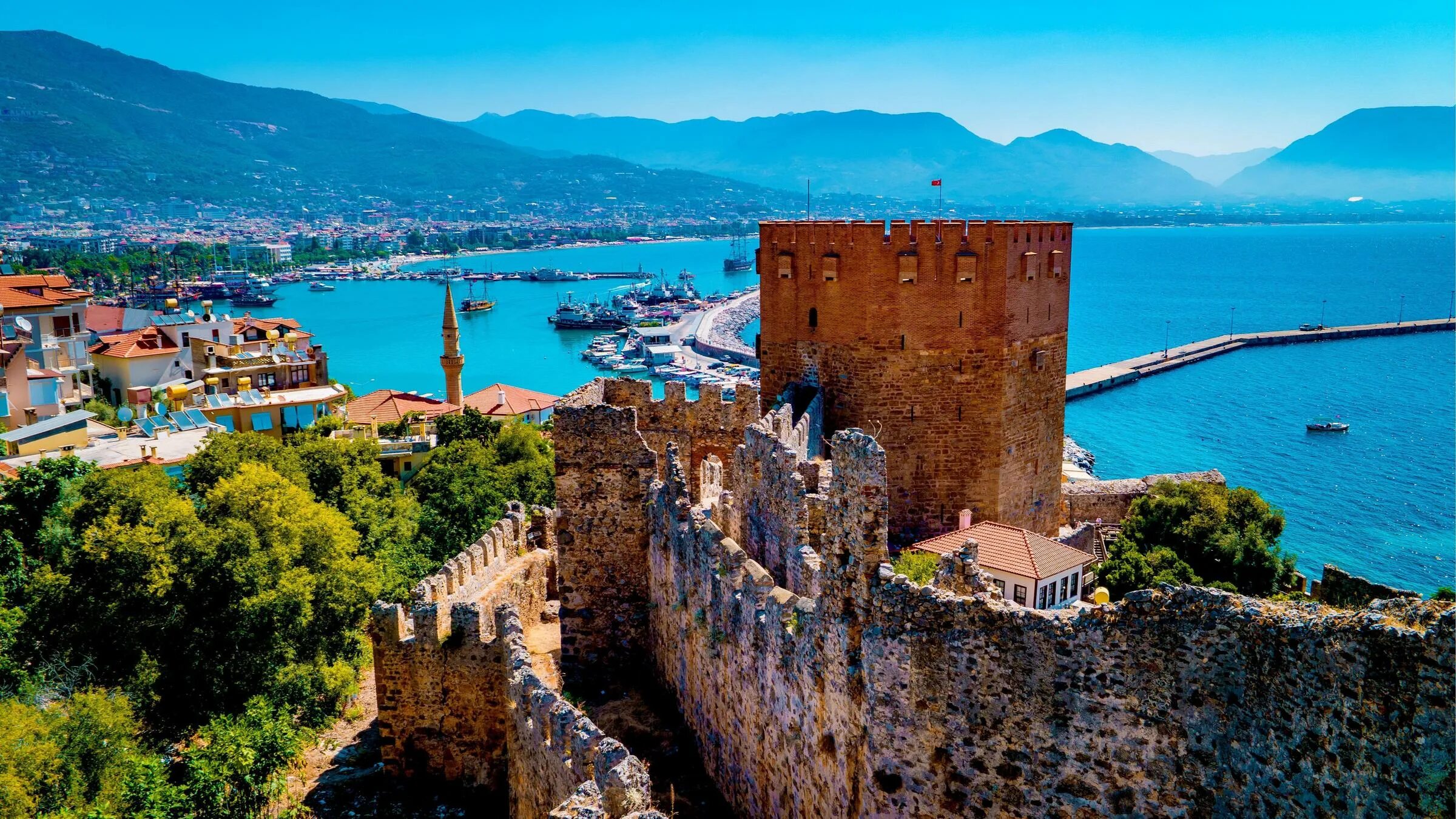 Alanya turkey. Алания город в Турции. Крепость Аланья Турция. Крепость Клеопатры в Алании. Аланья замок Куле.