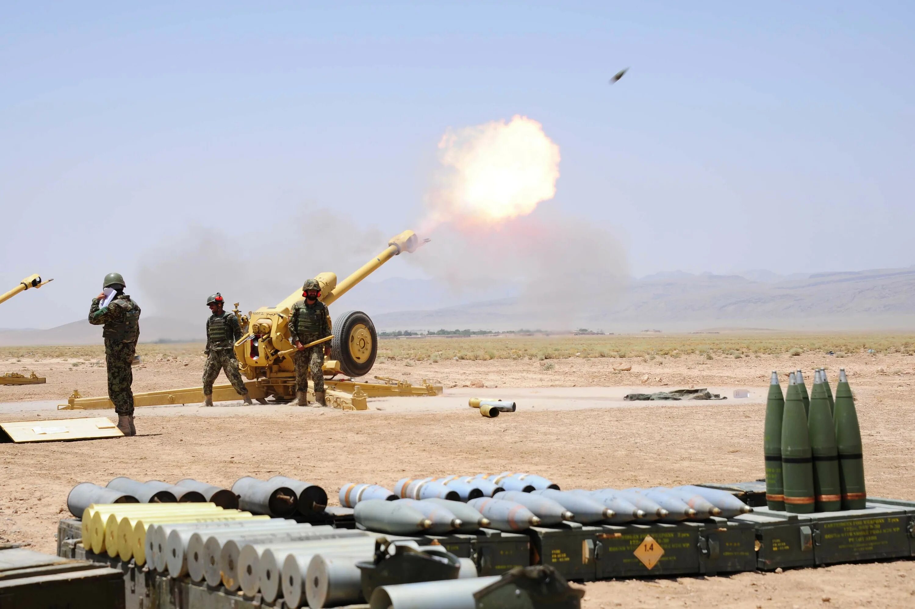 Д-30 гаубица снаряды. 122-Мм гаубица д-30 артиллерия. 122мм гаубица д-30 в Сирии. Снаряд 122 мм гаубица д-30. Д 30 апреля