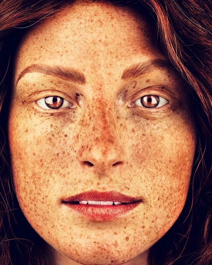 Freckles перевод. Веснушки на лице. Интересные лица людей. Девушка с веснушками.