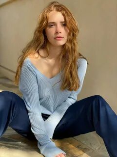 Вайолет Бринсон.