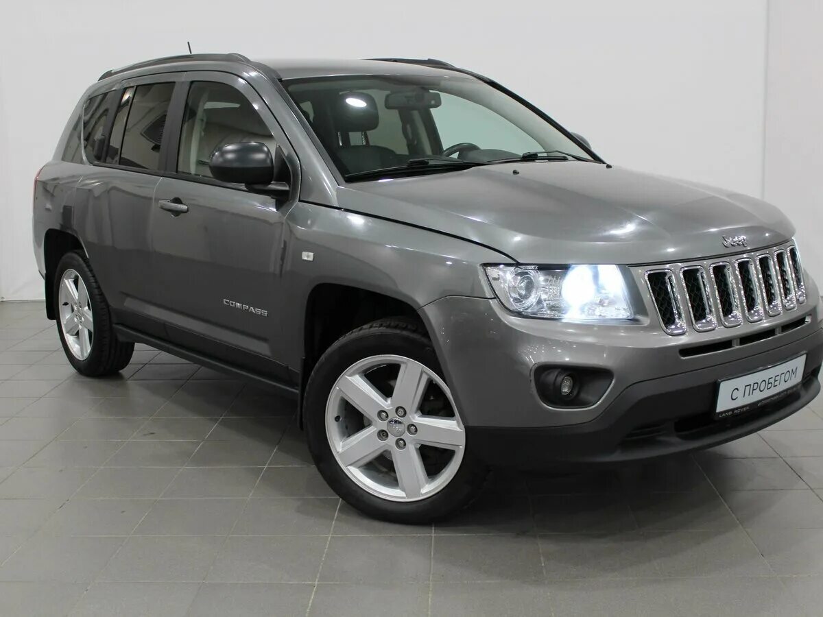 Джип компас 1. Jeep Compass 1. Jeep Compass 2 поколение. Jeep Compass 1 поколения. Jeep Compass 2012.