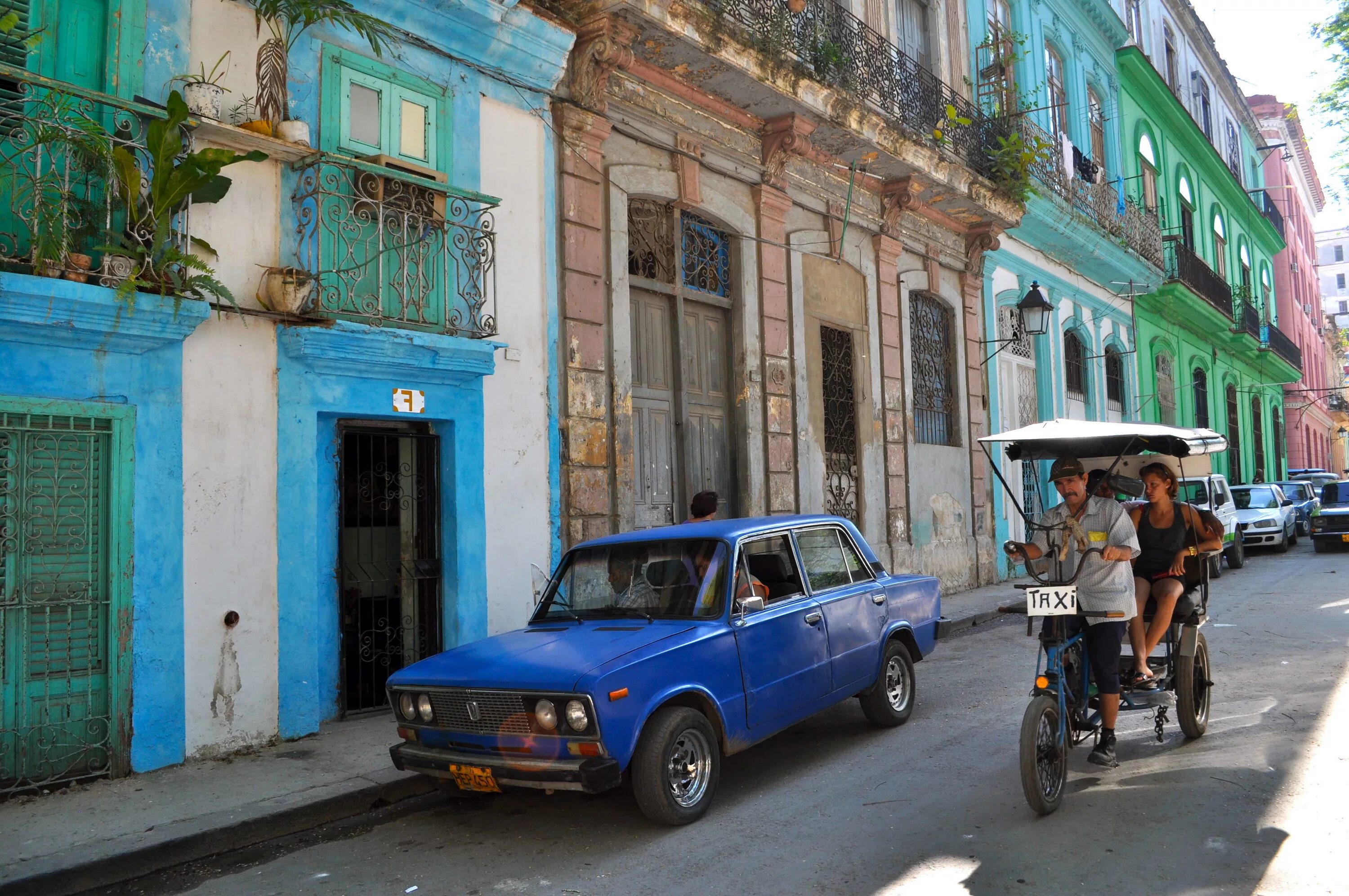 Кубинские квартиры. La Habana Куба. Сьюдад-де-ла-Гавана. Сьюдад-де-ла-Гавана улицы. Сьюдад-де-ла-Гавана города Кубы.