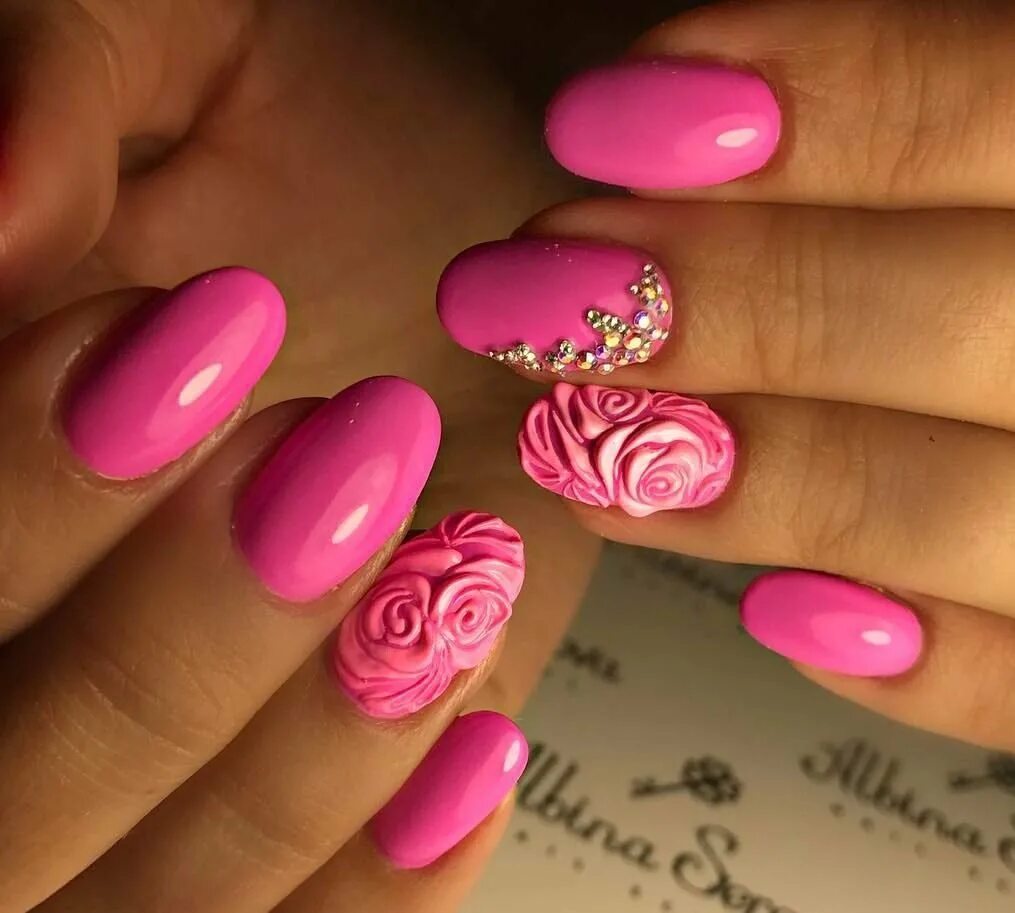 Дизайн маникюра ярких цветов. Красивый розовый маникюр. Ярко розовые ногти. Яркие розовые ногти. Яркий розовый маникюр.