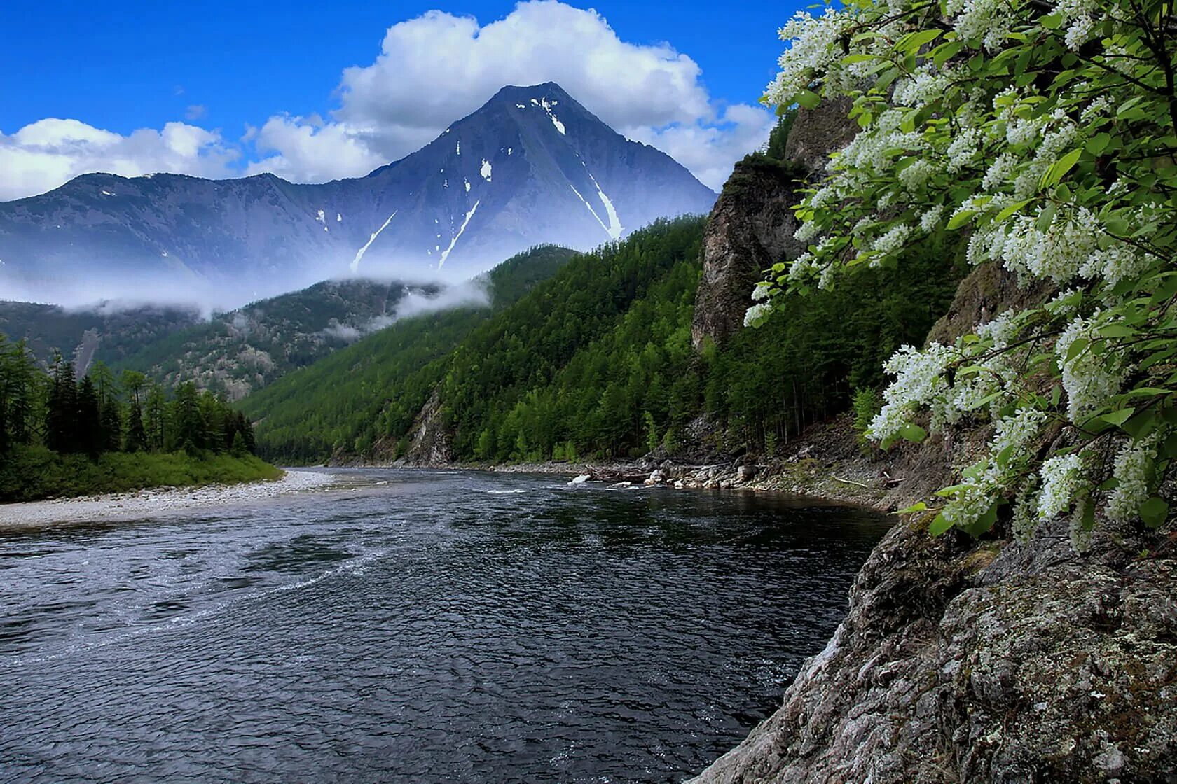 Река Амур Хабаровский край. Дальний Восток Хабаровский край. Гора Джугджур. Река мая Хабаровский край. Природа этого региона удивляет