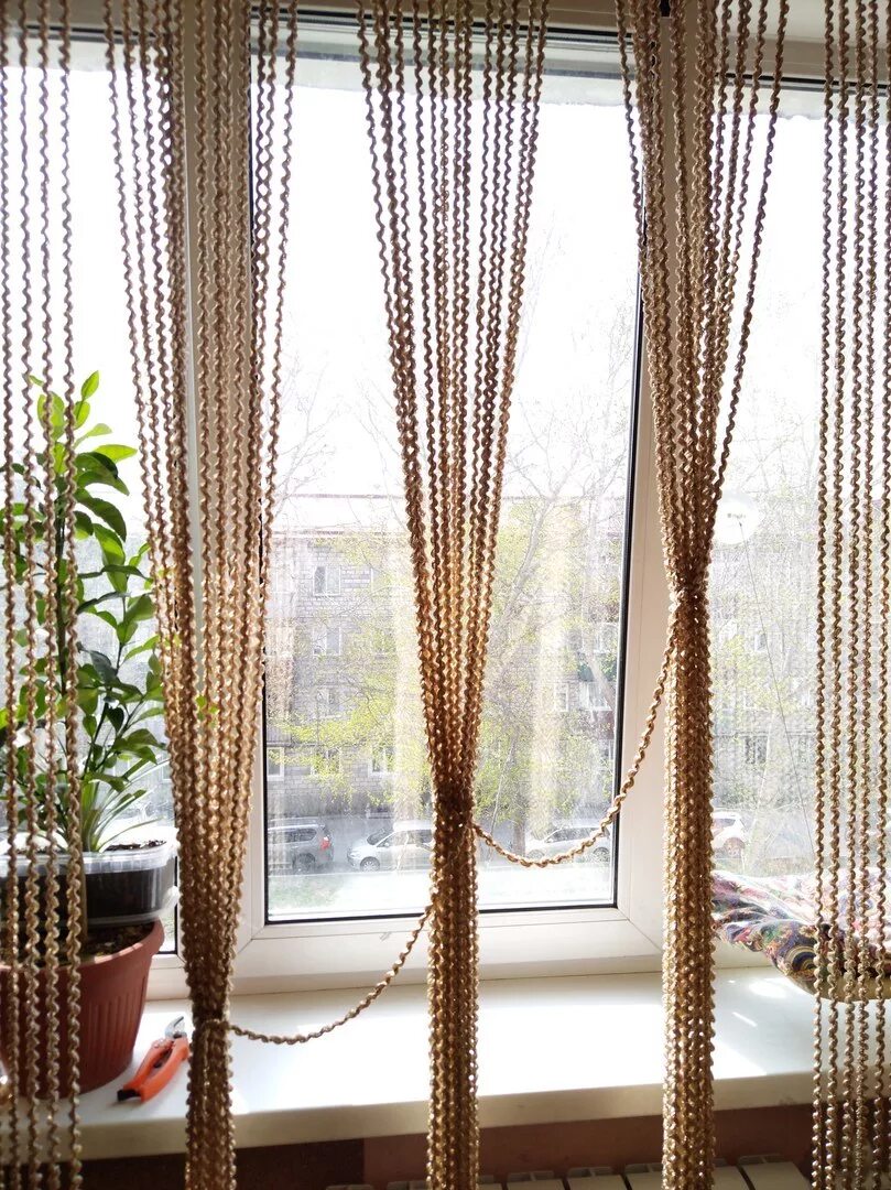 Ниточные шторы. Веревочки на окно. Веревочки на окно. Кисея шторы румба. Шторы кисея 2022-2023.