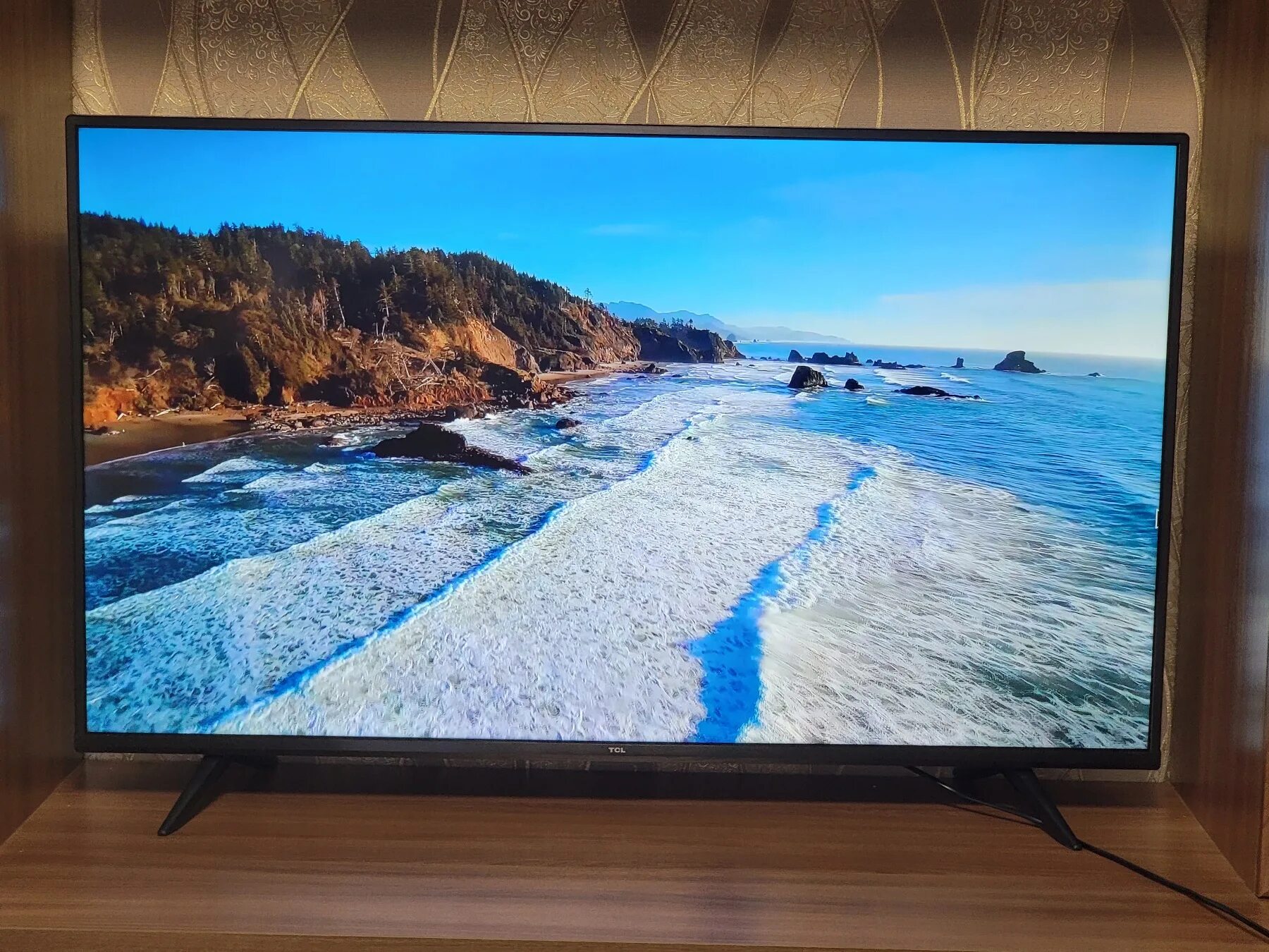 Tcl телевизоры 50 qled. Телевизор TCL 43 дюйма. TCL 50p615. Телевизор TCL 50p615. TCL 50c717 QLED.